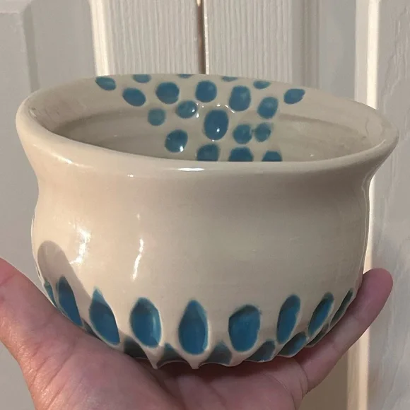 Handmade Pottery Bowl and Hand Knit Potholder - Picture 5 of 6